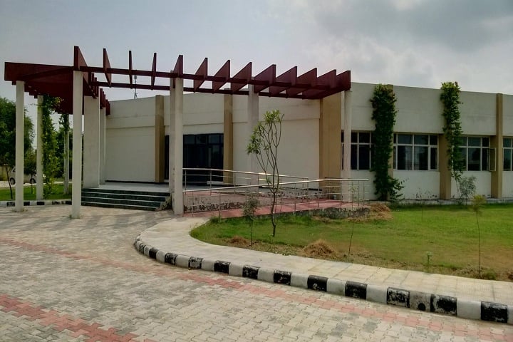 University College campus in Barnala, Punjab, India — photo 1