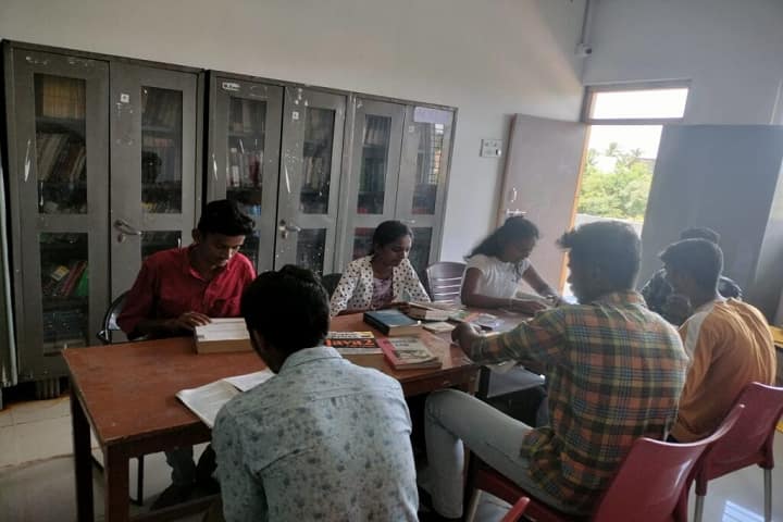Sri Maata Degree College campus in Hospet, Karnataka, India — photo 2