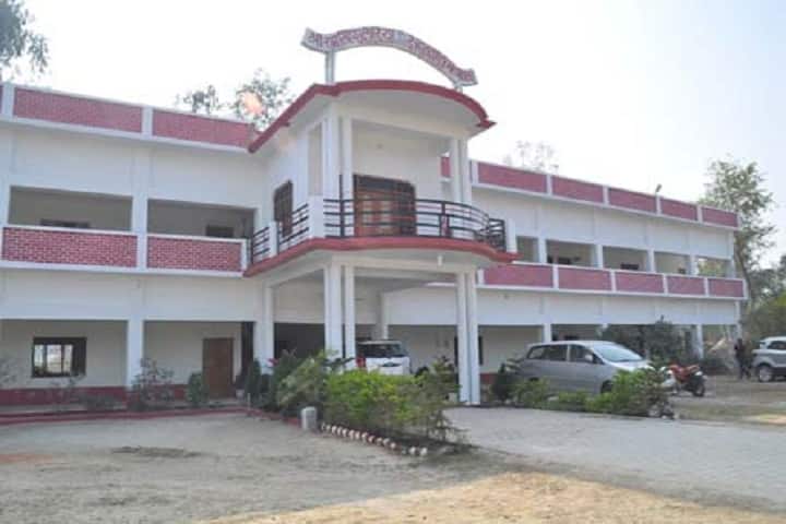 Shri Ram Singh Guleria Snatkottar Mahavidyalaya campus in Faizabad, Uttar Pradesh, India — photo 2