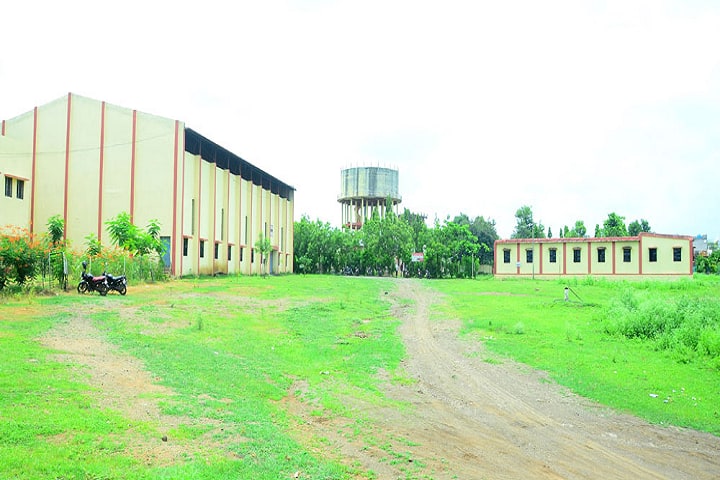 Uttamchand Bagdiya Arts and Commerce College campus in Risod, Maharashtra, India — photo 2