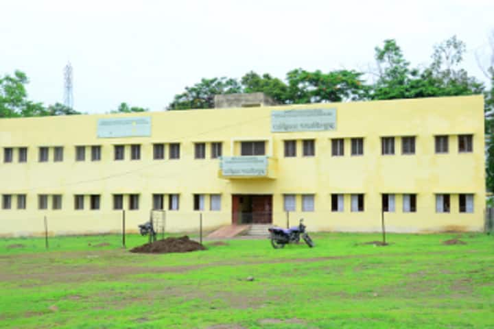Uttamchand Bagdiya Arts and Commerce College campus in Risod, Maharashtra, India — photo 6