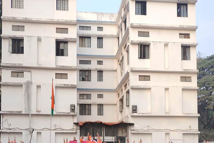 Jog Educational Trust's P Jog College of Science and Commerce campus in Pune, Maharashtra, India — photo 1