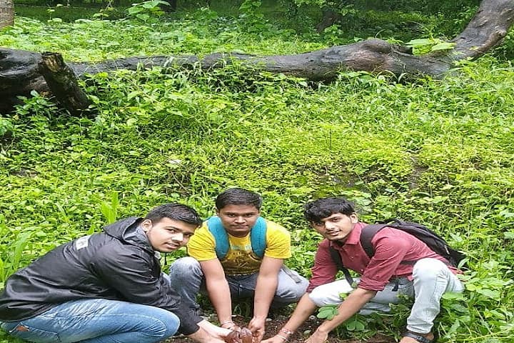 Jog Educational Trust's P Jog College of Science and Commerce campus in Pune, Maharashtra, India — photo 3