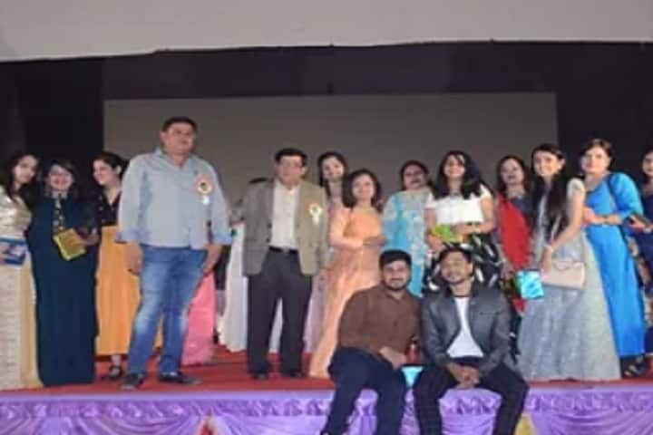 Shaheed Dunichand Tejidas Kalani Memorial Trust College of Arts campus in Thane, Maharashtra, India — photo 6