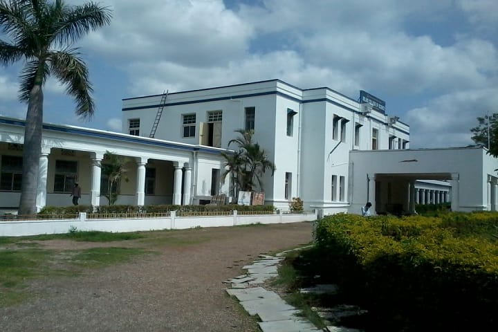People's Education Society's Milind College of Science campus in Aurangabad, Maharashtra, India — photo 4
