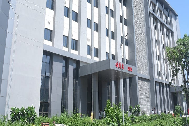 Pandit Neki Ram Sharma Government Medical College campus in Bhiwani, Haryana, India — photo 2
