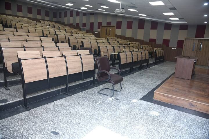 Pandit Neki Ram Sharma Government Medical College campus in Bhiwani, Haryana, India — photo 3