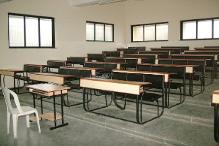 Deshbhakta Harinarayan Bankatlal Soni College campus in Solapur, Maharashtra, India — photo 5