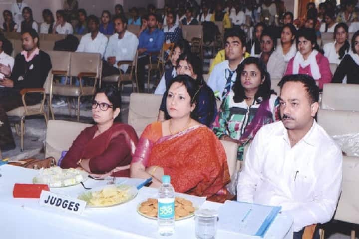 Raghunath Girl's Post Graduate College campus in Meerut, Uttar Pradesh, India — photo 2