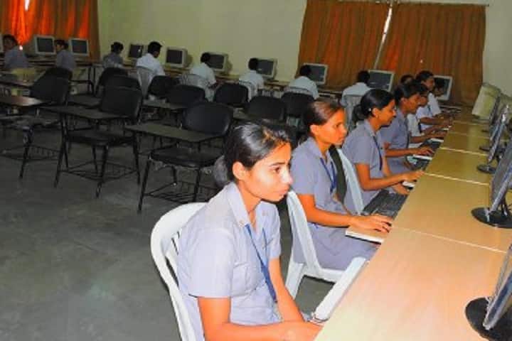 Bharati Vidyapeeth Deemed University College of Nursing campus in Pune, Maharashtra, India — photo 3