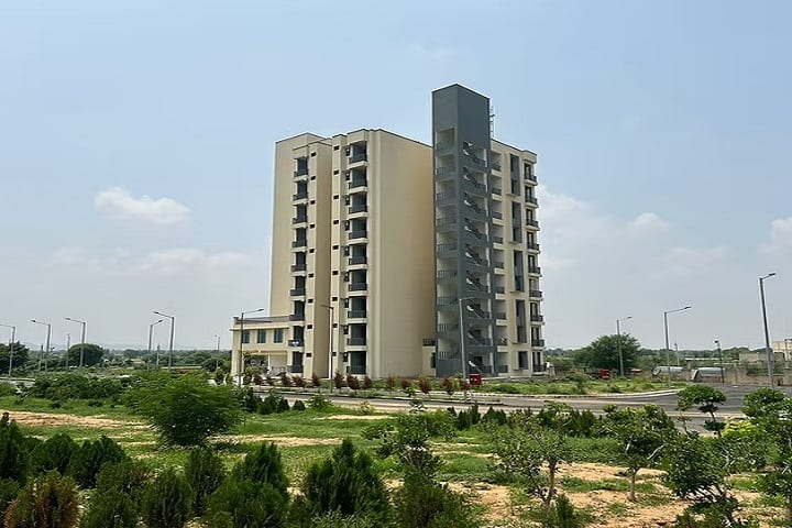 Maharishi Chyawan Medical College campus in Narnaul, Haryana, India — photo 2