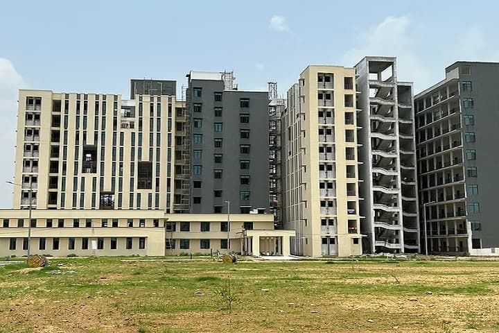 Maharishi Chyawan Medical College campus in Narnaul, Haryana, India — photo 3