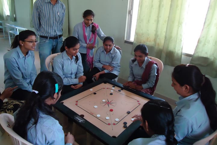 Smt RO Patel Women's MCA College campus in Rajkot, Gujarat, India — photo 4