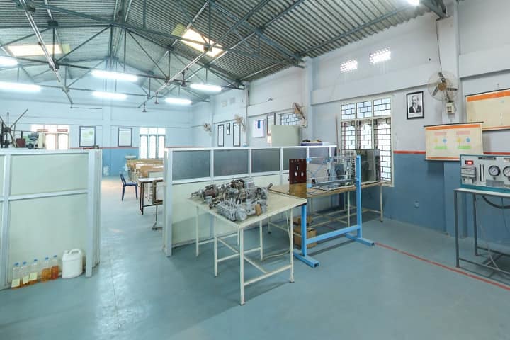Devineni Venkata Ramana and Dr Hima Sekhar MIC College of Technology campus in Vijayawada, Andhra Pradesh, India — photo 5