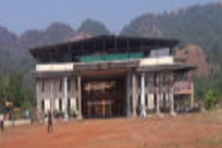 Hirwal Education Trust Hirwal Ratra Mahavidyalaya campus in Mahad, Maharashtra, India — photo 1