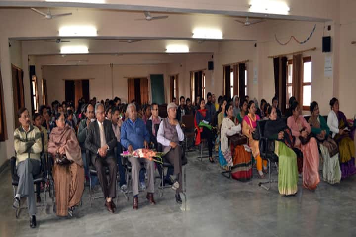 SGRR P.G College campus in Dehradun, Uttarakhand, India — photo 3