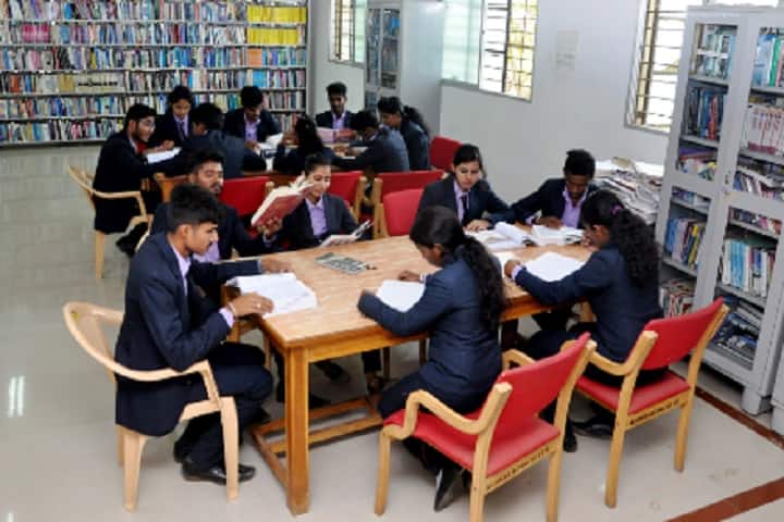 Sahyadri Commerce and Management College campus in Shivamogga, Karnataka, India — photo 4