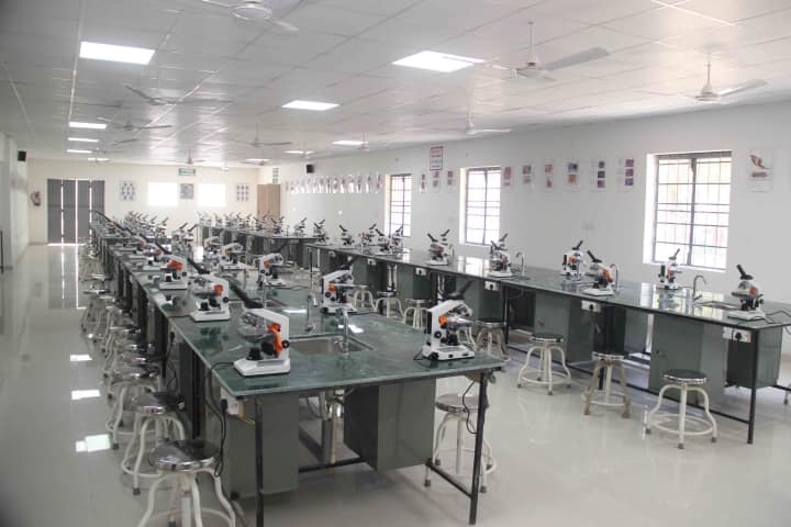 Al Falah School of Medical Sciences and Research Centre campus in Faridabad, Haryana, India — photo 3