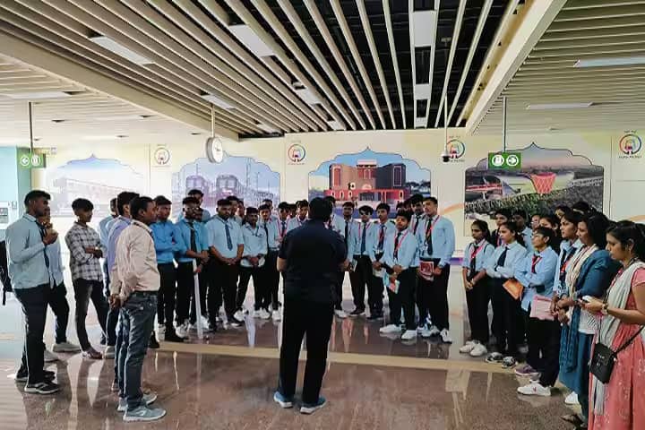 Manav School of Engineering and Technology campus in Akola, Maharashtra, India — photo 5