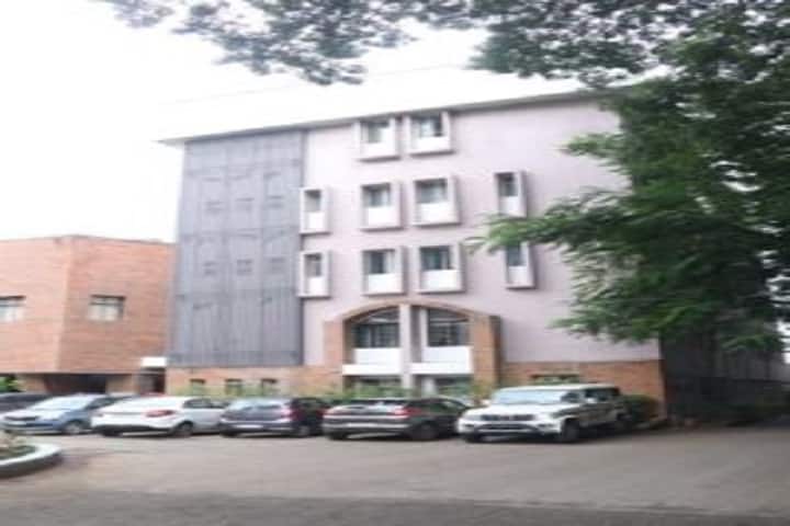 MES's Senior College campus in Pune, Maharashtra, India — photo 1