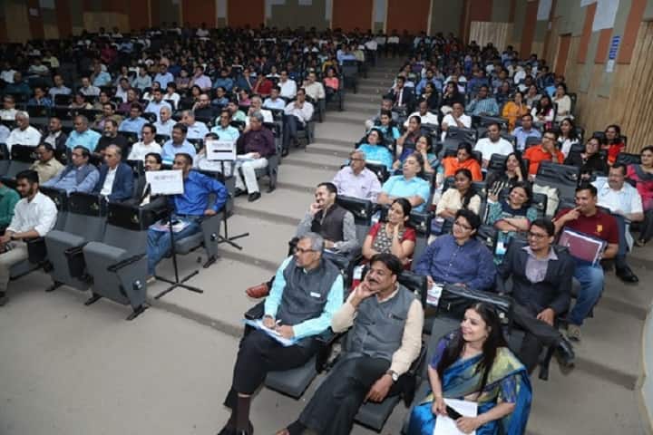 MES's Senior College campus in Pune, Maharashtra, India — photo 2