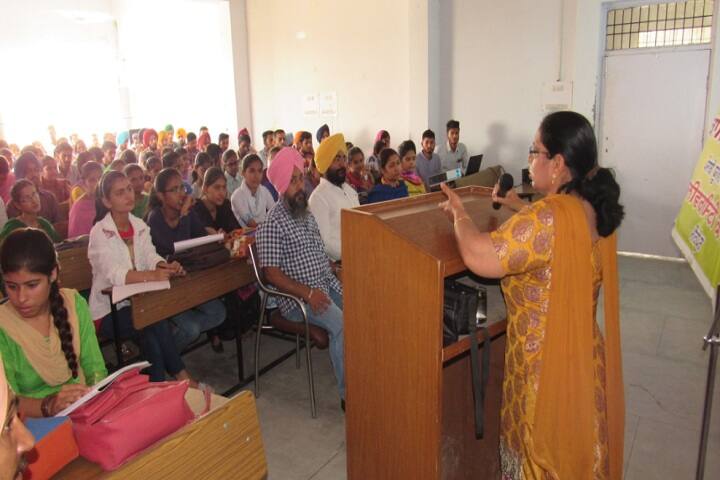 University College campus in Patiala, Punjab, India — photo 6