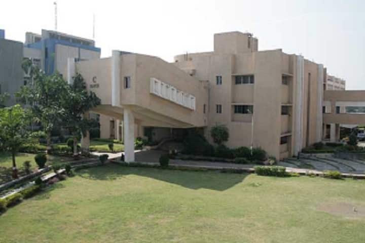 SMIMER Surat campus in Surat, Gujarat, India — photo 1