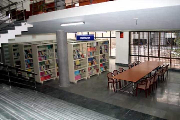 SMIMER Surat campus in Surat, Gujarat, India — photo 5