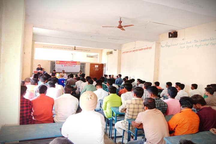 Mauli Vidyapeeth's Saraswati Mahavidyalaya campus in Kaij, Maharashtra, India — photo 1