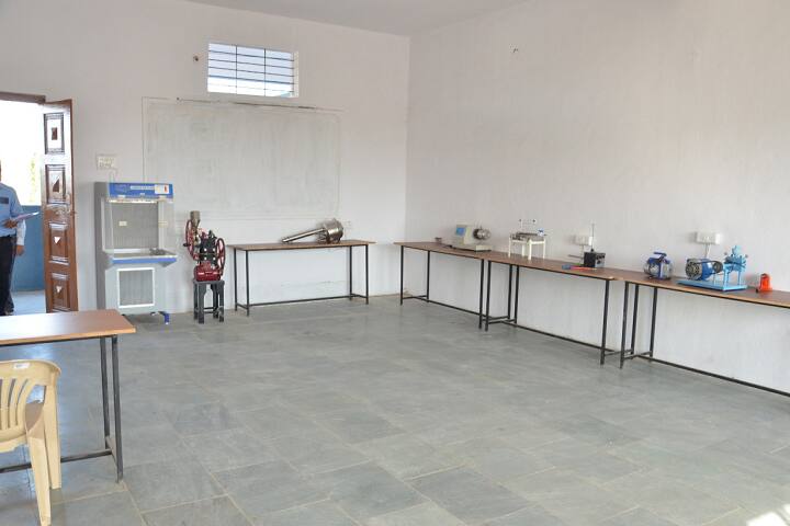 Shri Goraksha Arts Commerce and Science Senior College campus in Khamgaon, Maharashtra, India — photo 5