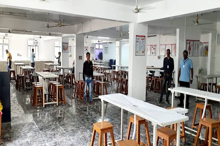 SAL Institute of Medical Sciences campus in Ahmedabad, Gujarat, India — photo 2
