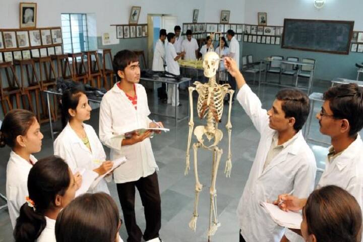 Pramukhswami Medical College campus in Anand, Gujarat, India — photo 3