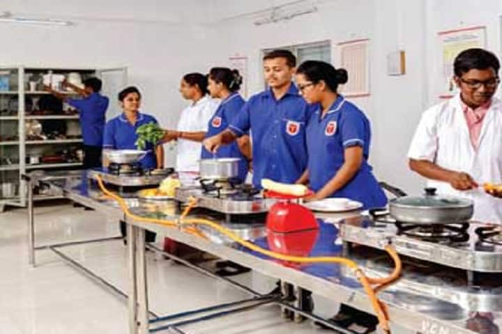 Yashwant College of Nursing campus in Kolhapur, Maharashtra, India — photo 5