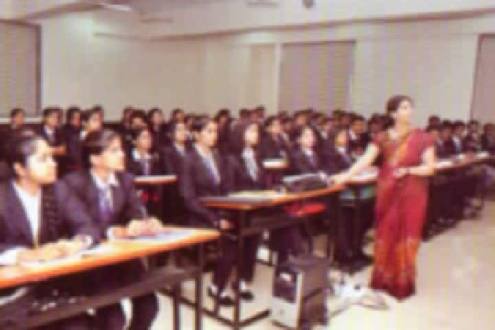 Dr DY Patil Arts Commerce Night College campus in Pimpri, Maharashtra, India — photo 2