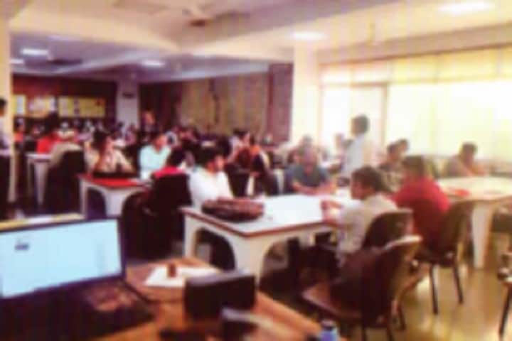 Dr DY Patil Arts Commerce Night College campus in Pimpri, Maharashtra, India — photo 3