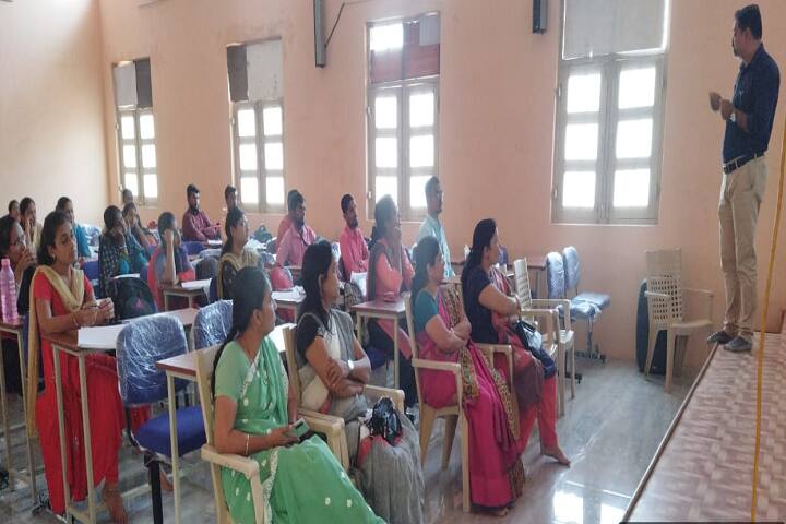 Sangli Shikshan Sanstha's Smt Putalaben Shah College of Education campus in Sangli, Maharashtra, India — photo 3