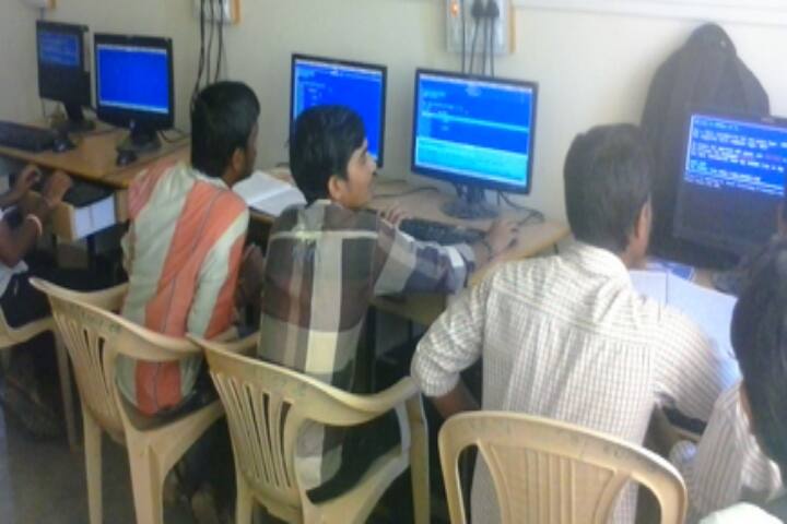 Shri KM Mamani Government First Grade College campus in Saundatti, Karnataka, India — photo 3