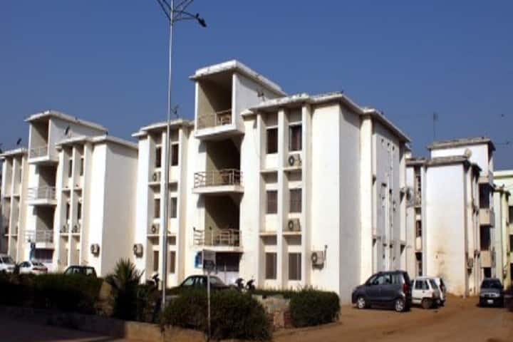 Nootan Medical College and Research Centre campus in Visnagar, Gujarat, India — photo 4