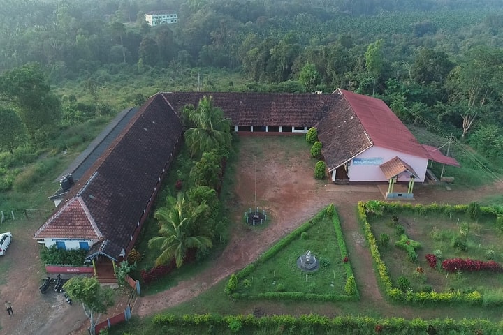 Kakal First Grade College of Arts and Commerce campus in Shivamogga, Karnataka, India — photo 1