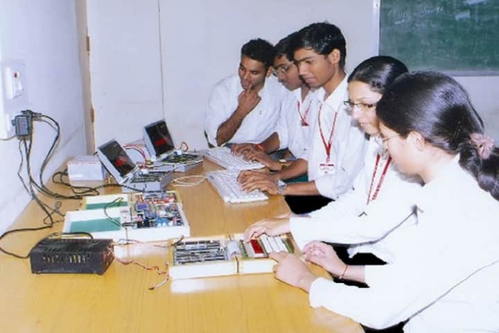 Hi-Tech Polytechnic campus in Aurangabad, Maharashtra, India — photo 4