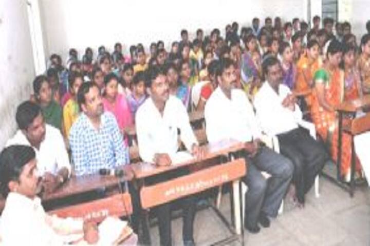 Smt Vijayadevi Desai Senior College campus in Satara, Maharashtra, India — photo 4