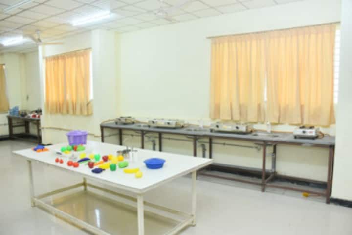 Shri Gulabrao Deokar College of Nursing campus in Jalgaon, Maharashtra, India — photo 6