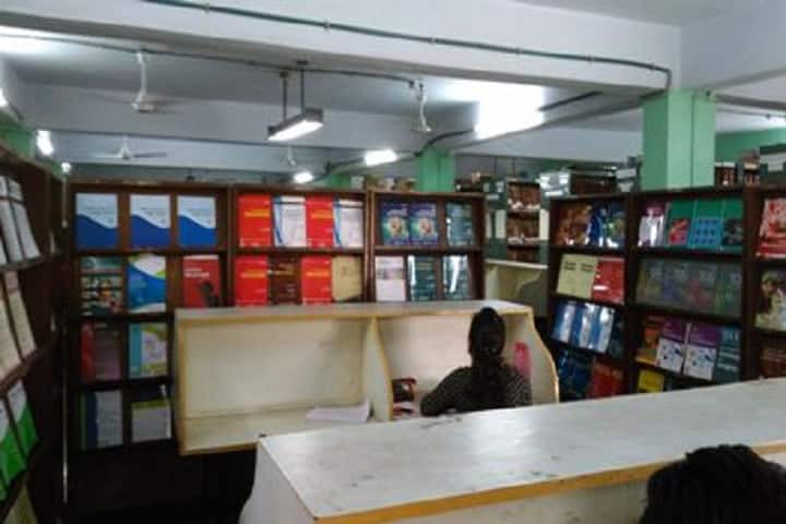 Medical College campus in Vadodara, Gujarat, India — photo 4