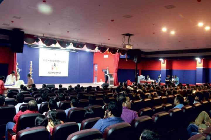 Pillai College Of Engineering campus in Mumbai, Maharashtra, India — photo 2