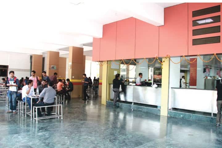 Pillai College Of Engineering campus in Mumbai, Maharashtra, India — photo 3