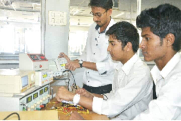 Shri Shivaji Vidya Prasarak Sanstha's Bapusaheb Shivajirao Deore College of Engineering campus in Dhule, Maharashtra, India — photo 5