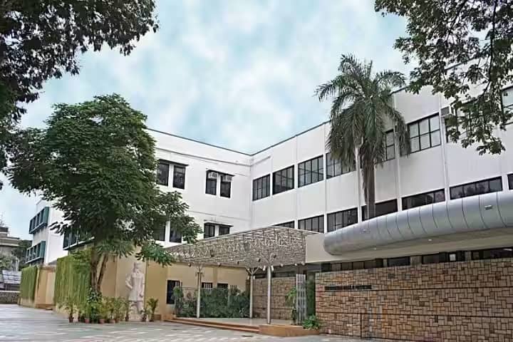 Shri Vile Parle Kelavani Mandal's Institute of Technology campus in Dhule, Maharashtra, India — photo 1