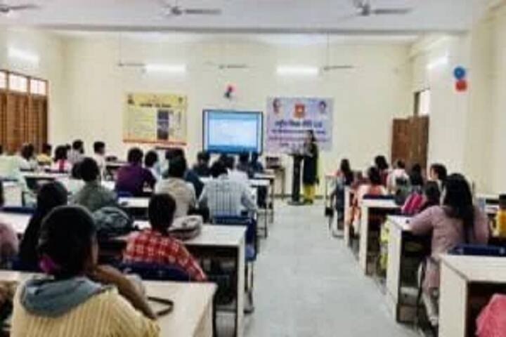 Government Arts and Science Post Graduate College campus in Ratlam, Madhya Pradesh, India — photo 4