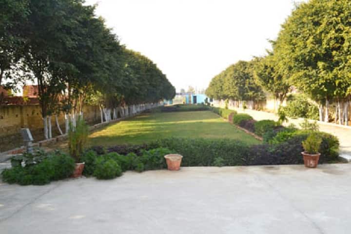 Shiva Educational Institute campus in Modinagar, Uttar Pradesh, India — photo 1