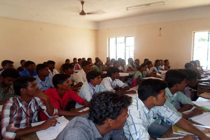 Arumugam Pillai Seethai Ammal College campus in Tirupattur, Tamil Nadu, India — photo 2